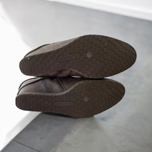 Baretraps-Highknee Boots with Buckle Detail Taupe Brown Suede Wedge Heel. Sz 10 - Picture 6 of 8